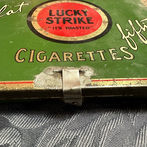 Lucky Strike Cigarette Tin - Picture 6 of 9